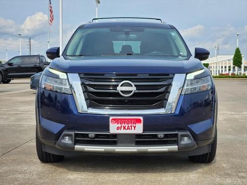 2022 Nissan Pathfinder SL 2WD