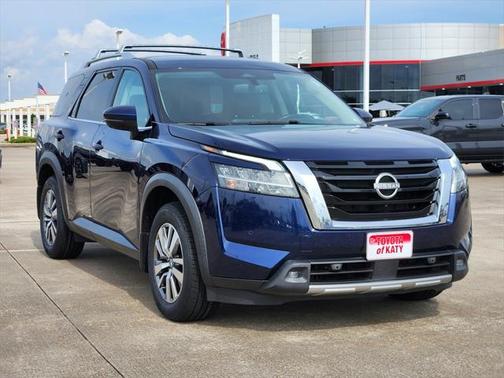 2022 Nissan Pathfinder SL 2WD
