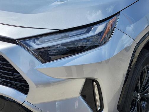 2025 Toyota RAV4 Hybrid SE