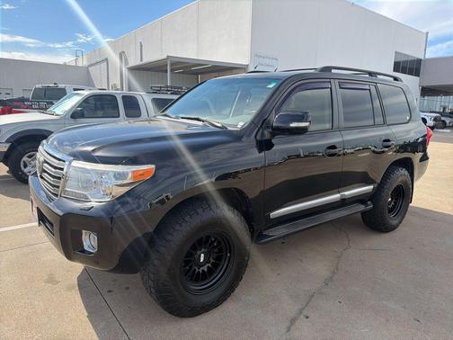 Black 2015 Toyota Land Cruiser Base