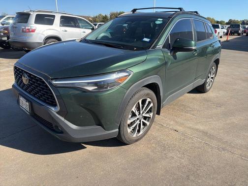 2024 Toyota Corolla Cross XLE