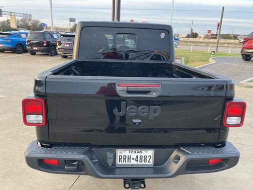 2022 Jeep Gladiator Altitude 4x4