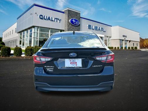 Crystal Black Silica 2025 Subaru Legacy Premium
