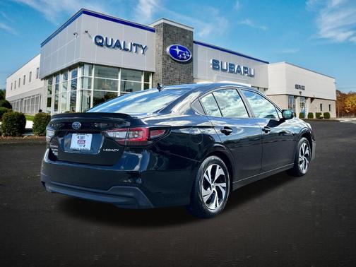 Crystal Black Silica 2025 Subaru Legacy Premium