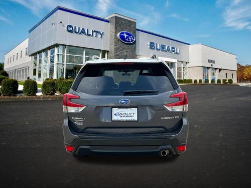 Magnetite Gray Metallic 2023 Subaru Forester Limited