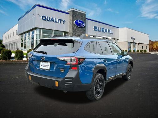 Ice Silver Metallic 2023 Subaru Outback Wilderness