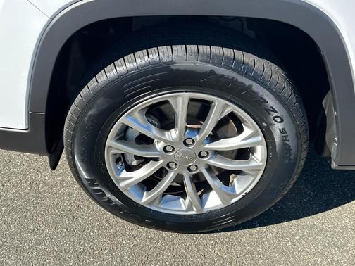 2022 Jeep Cherokee Latitude Lux