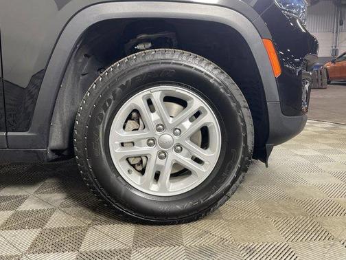 2023 Jeep Grand Cherokee Laredo