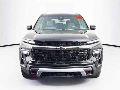 Mosaic Black Metallic 2025 Chevrolet Traverse Z71