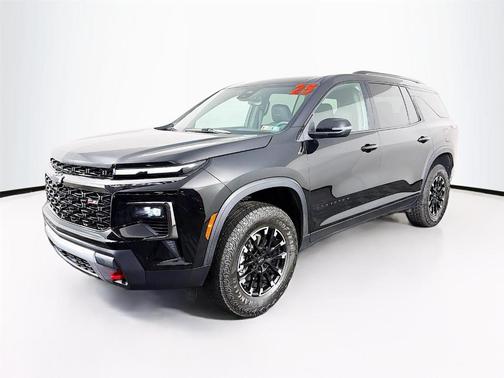 Mosaic Black Metallic 2025 Chevrolet Traverse Z71