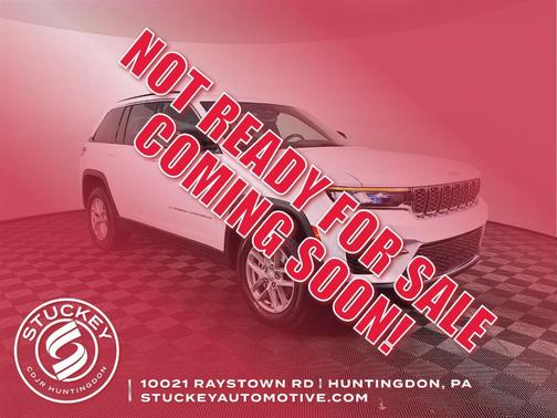 Bright White Clearcoat 2024 Jeep Grand Cherokee Laredo X