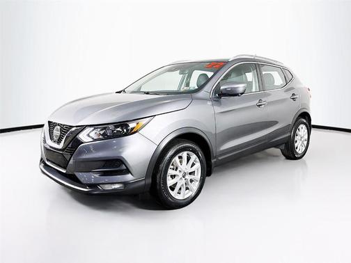 2022 Nissan Rogue Sport SV