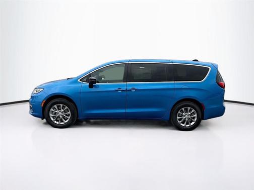 Hydro Blue Pearlcoat 2026 Chrysler Pacifica Select