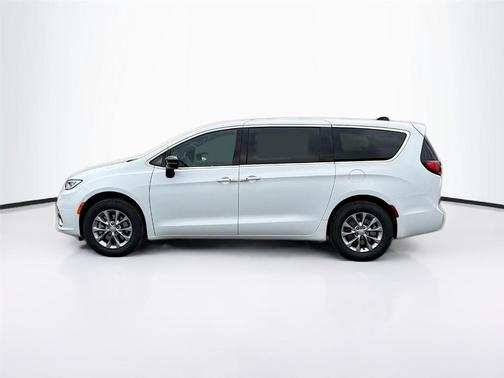 Bright White Clearcoat 2026 Chrysler Pacifica Select