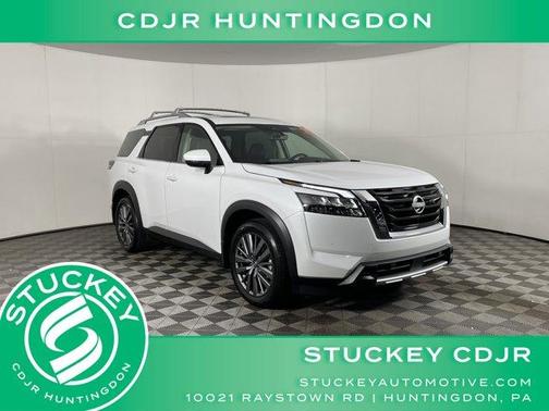 2025 Nissan Pathfinder SL