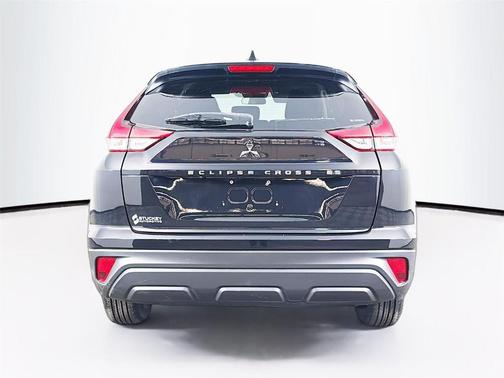 Labrador Black Pearl 2024 Mitsubishi Eclipse Cross ES