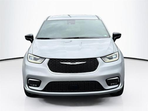 Silver Mist Clearcoat 2026 Chrysler Pacifica Select