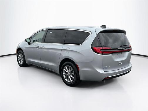 Silver Mist Clearcoat 2026 Chrysler Pacifica Select