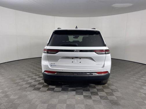 2024 Jeep Grand Cherokee Laredo