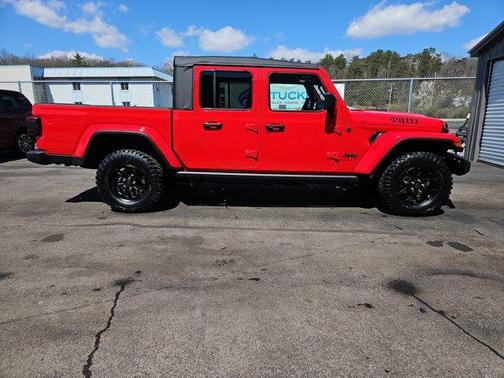 2025 Jeep Gladiator Sport
