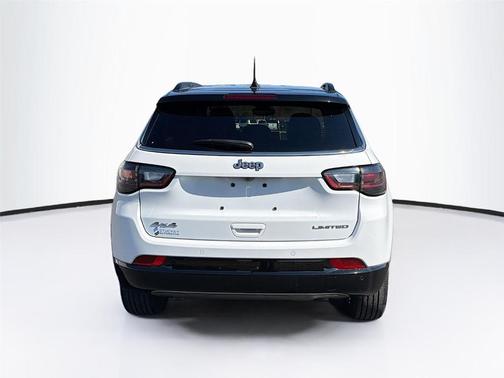 Bright White Clearcoat 2024 Jeep Compass Limited