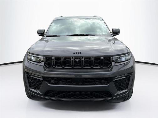 Metallic 2026 Jeep Grand Cherokee Limited