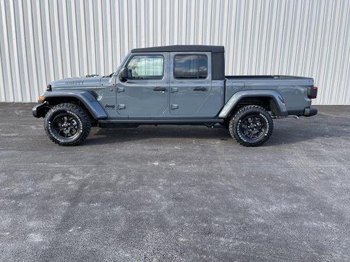 2026 Jeep Gladiator Sport