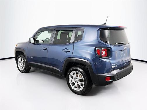 Slate Blue Pearlcoat 2023 Jeep Renegade Latitude