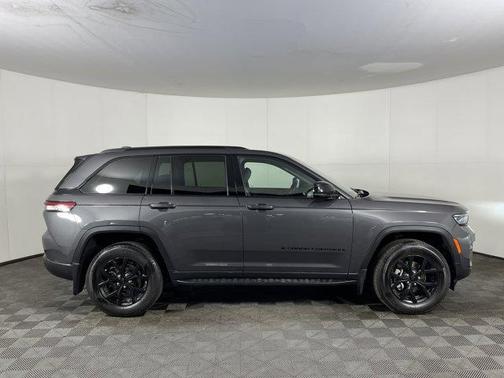 2024 Jeep Grand Cherokee Laredo