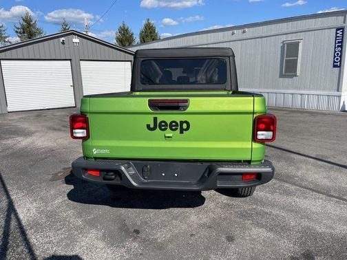 2025 Jeep Gladiator Sport