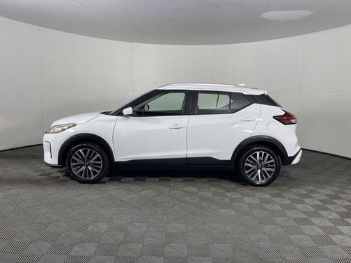 2022 Nissan Kicks SV