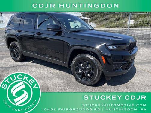 2025 Jeep Grand Cherokee Laredo