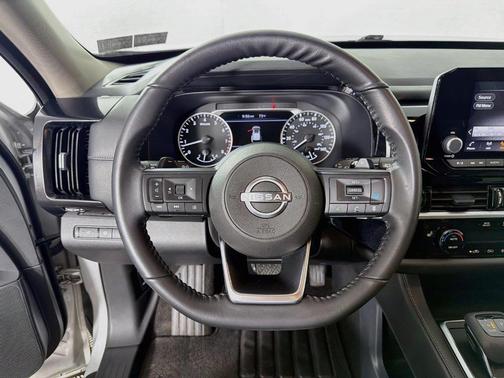 Brilliant Silver Metallic 2024 Nissan Pathfinder SV