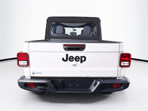 Bright White Clearcoat 2024 Jeep Gladiator Sport