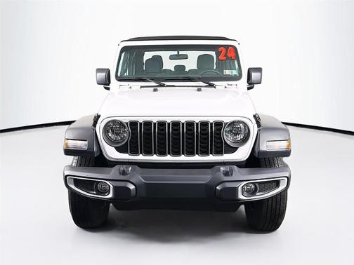 Bright White Clearcoat 2024 Jeep Gladiator Sport