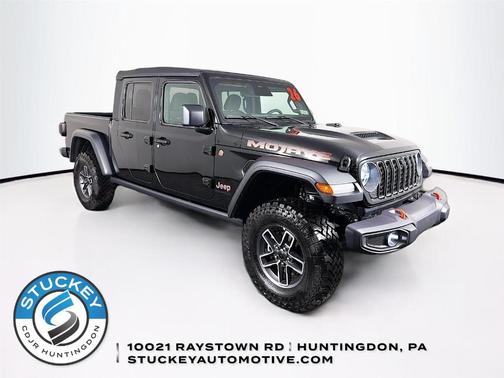 Black Clearcoat 2026 Jeep Gladiator Mojave