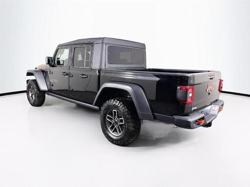 Black Clearcoat 2026 Jeep Gladiator Mojave