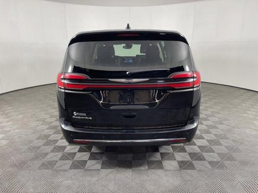 2024 Chrysler Pacifica Touring-L