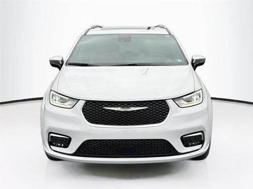 Bright White Clearcoat 2026 Chrysler Pacifica Pinnacle