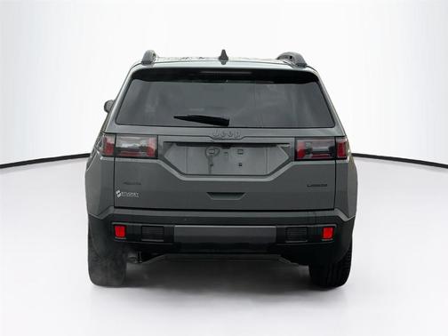 Sting Gray Clearcoat 2026 Jeep Cherokee LAREDO/LIMITED