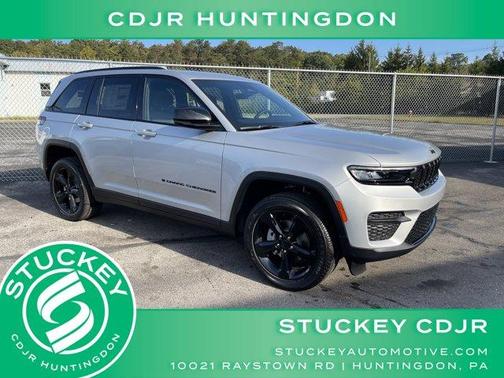 2025 Jeep Grand Cherokee Laredo