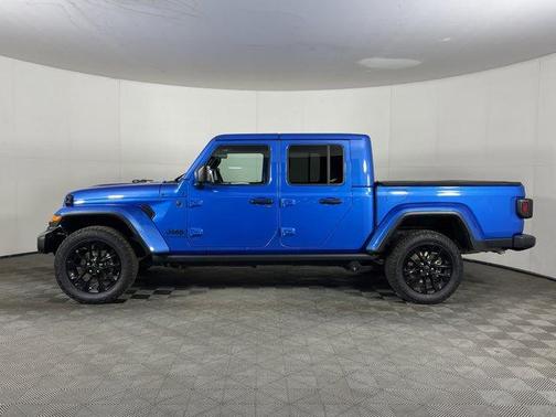 2024 Jeep Gladiator Nighthawk