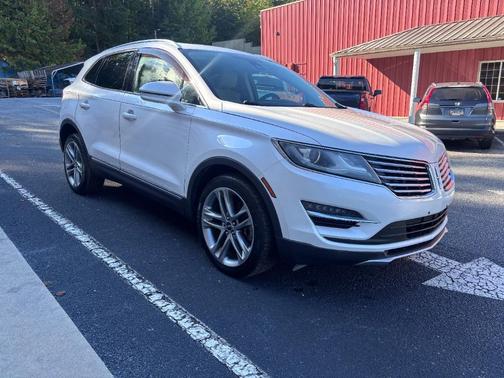 White Platinum Metallic Tri-Coat 2017 Lincoln MKC Reserve