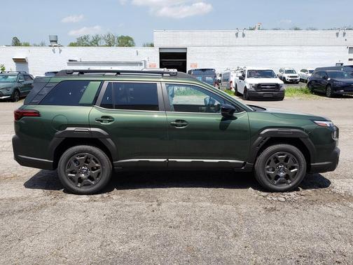 Deep Emerald Green Pearl 2026 Subaru Outback Premium
