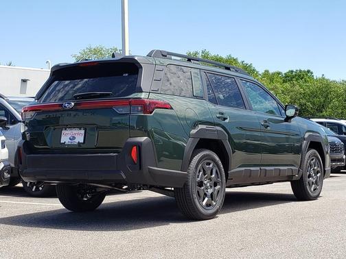 Deep Emerald Green Pearl 2026 Subaru Outback Premium
