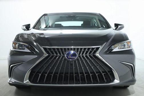 2022 Lexus ES 300h Luxury