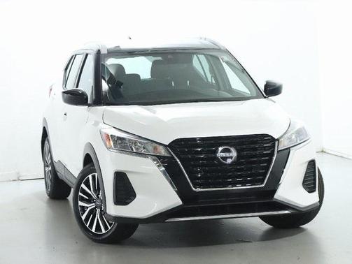 2022 Nissan Kicks SV