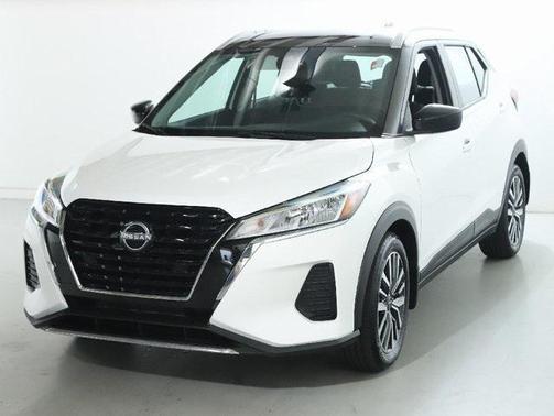 2022 Nissan Kicks SV