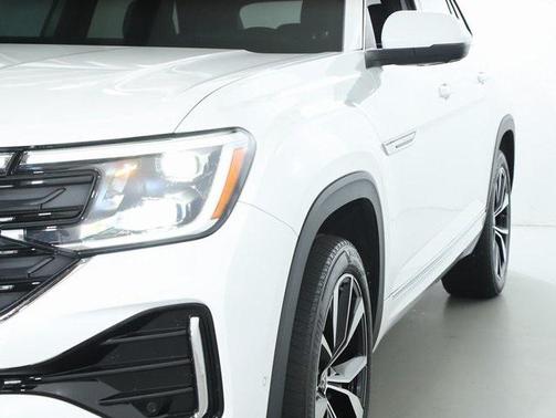 2024 Volkswagen Atlas Cross Sport 2.0T SEL Premium