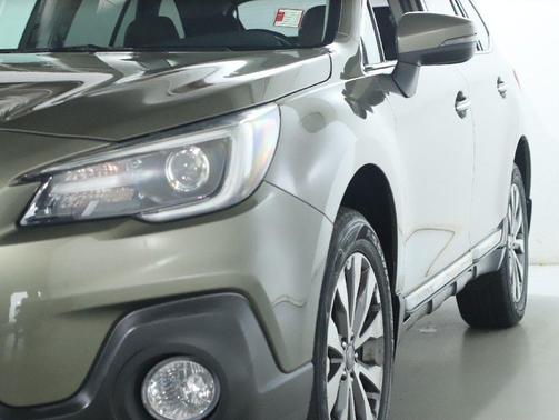 Wilderness Green Metallic 2019 Subaru Outback 2.5i Touring